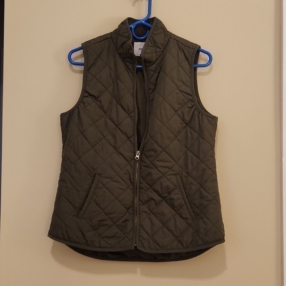 EUC Old Navy Quilted Vest, Olive, Size M